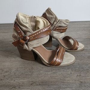 Stylish Tan and Brown Women's Heeled Sandals - Size 7.5